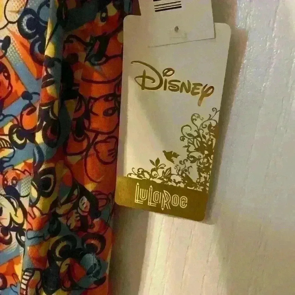 ❤️ 3/$15 New with Tags Size Medium Disney Mickey Mouse Classic T-Shirt - Picture 4 of 7